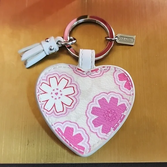 Coach Pink Floral Heart Keychain With Mini Tag And Tassel LIKE new - Picture 4 of 4